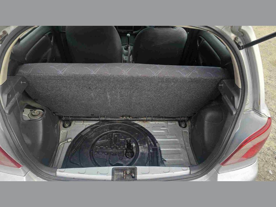 Photo '14' of Toyota Vitz