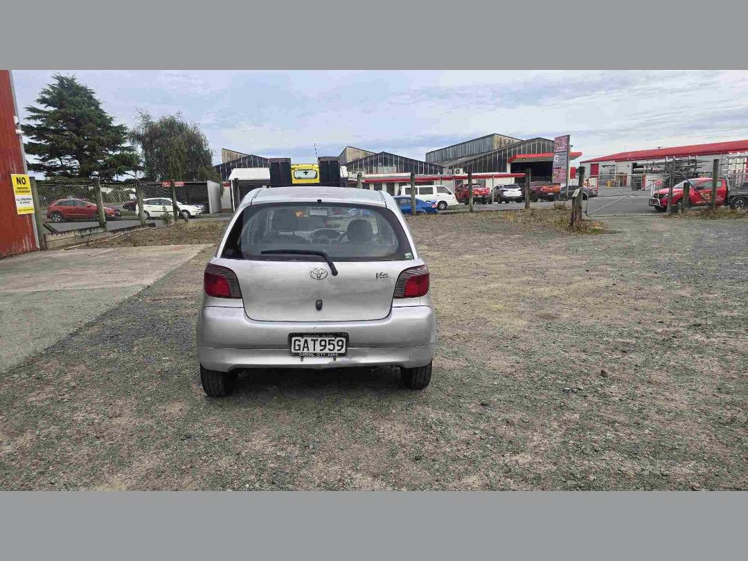 Photo '3' of Toyota Vitz