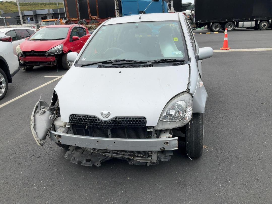 Photo '2' of Toyota Vitz