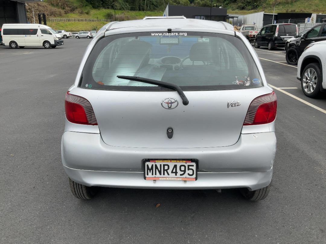 Photo '6' of Toyota Vitz