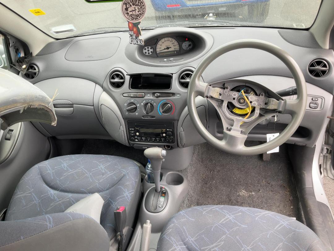 Photo '21' of Toyota Vitz