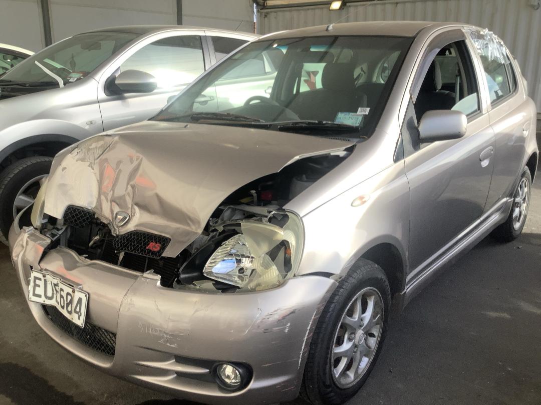 Photo '3' of Toyota Vitz