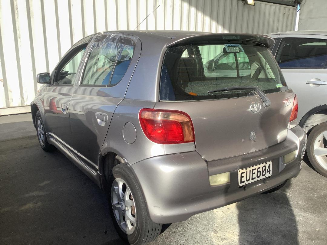 Photo '6' of Toyota Vitz