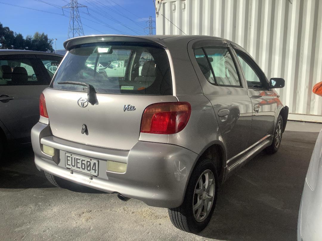 Photo '7' of Toyota Vitz