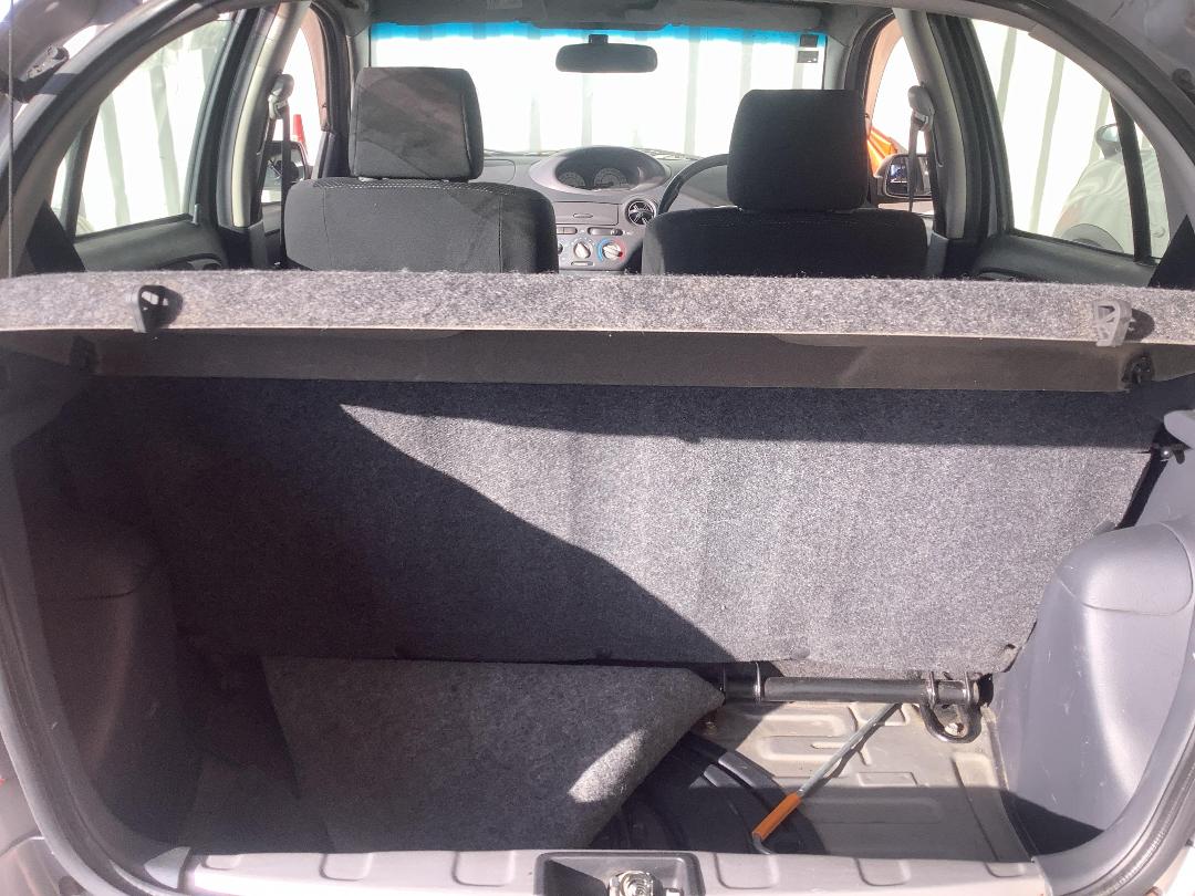 Photo '9' of Toyota Vitz