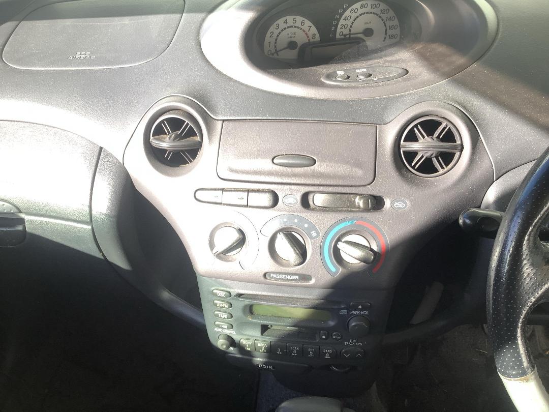 Photo '17' of Toyota Vitz