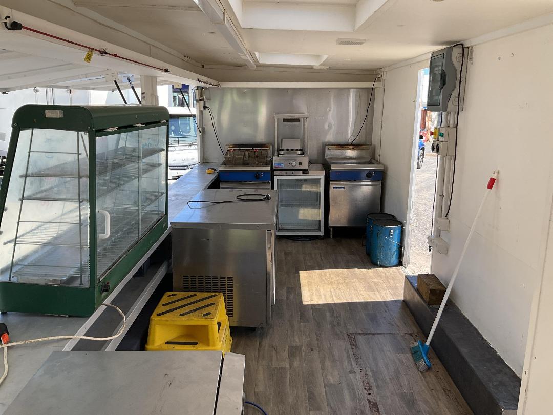 Photo '25' of TRAILER CUSTOM Food/Coffee - Tandem