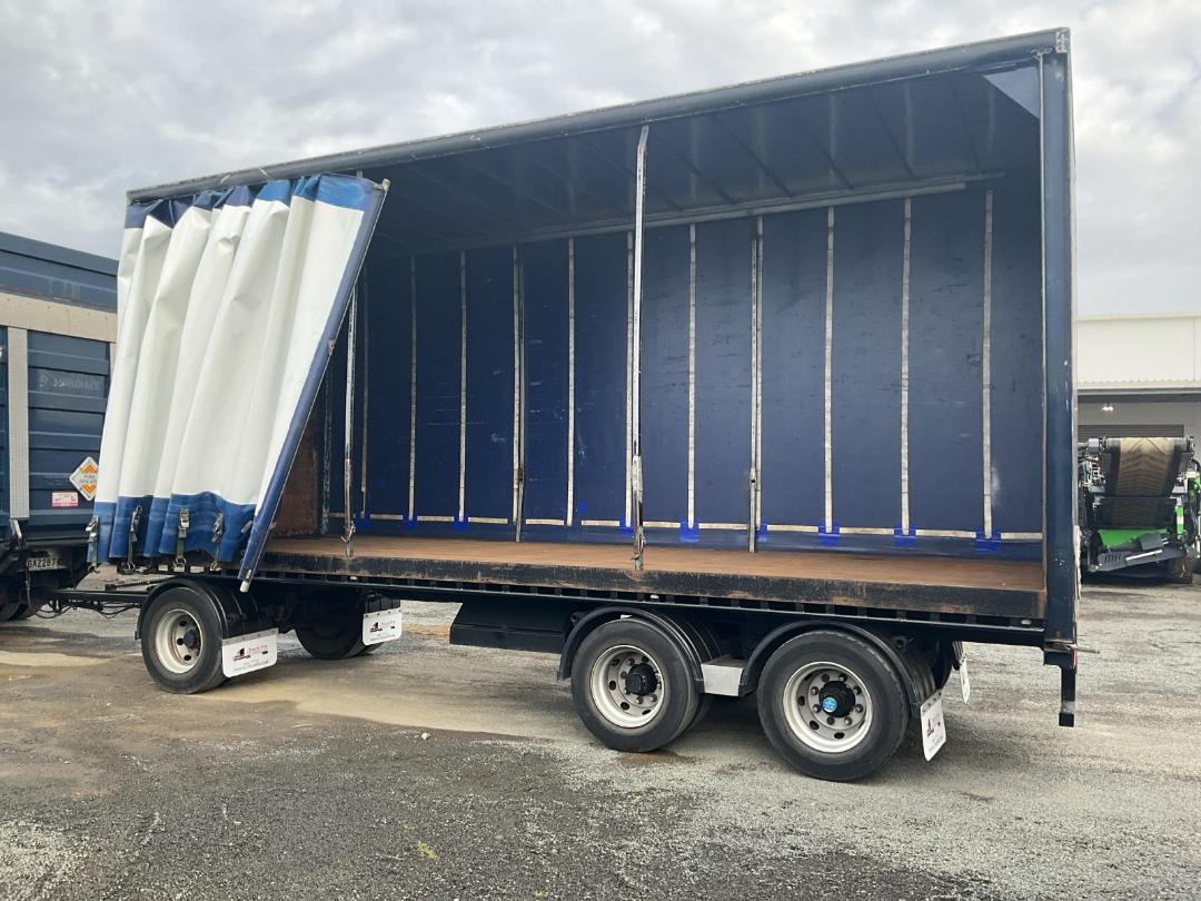 Photo '9' of TRAILER E & H 3AFL Curtainsider Full