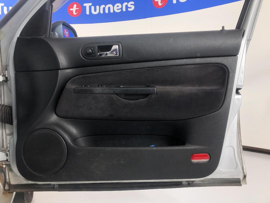 Photo '15' of Volkswagen Golf Photo '15' of Volkswagen Golf