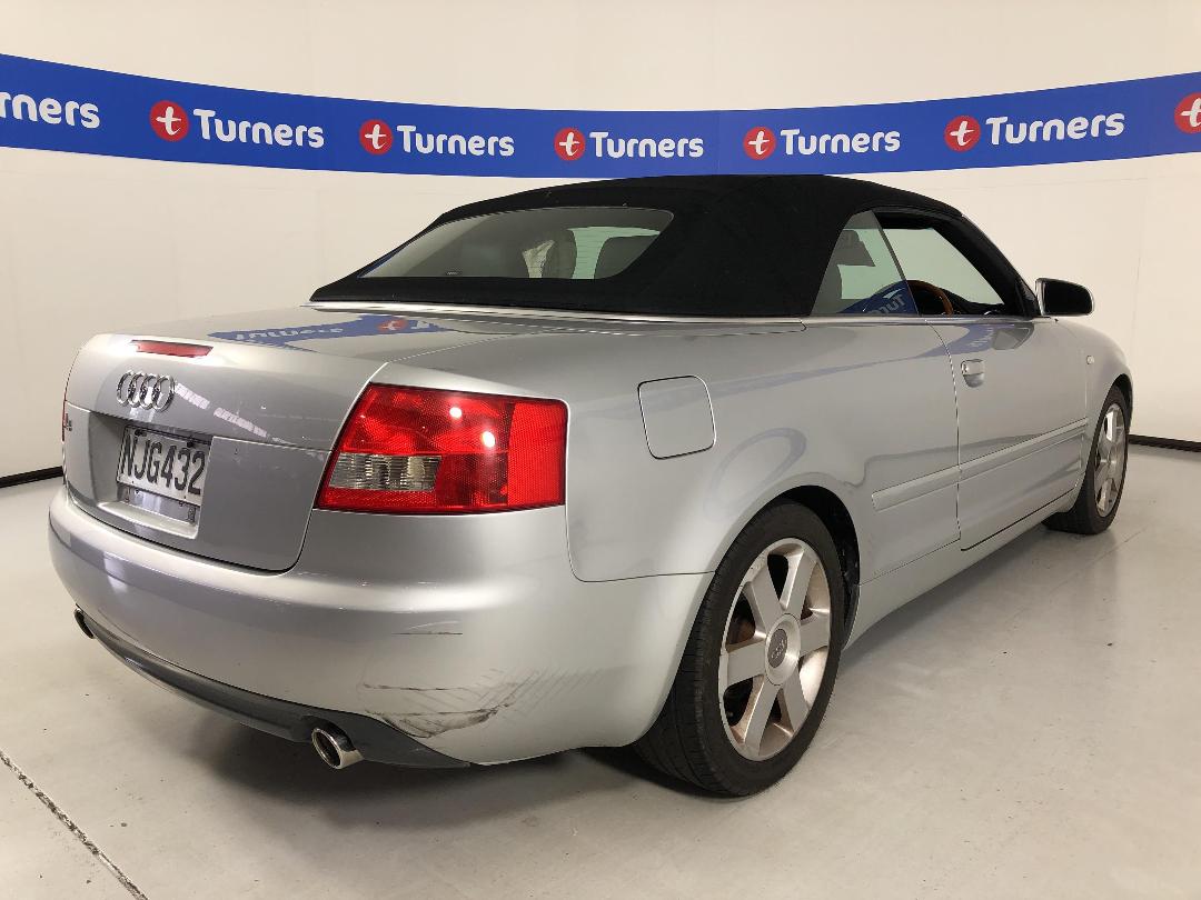 Photo '7' of Audi A4 Cabriolet 2.4