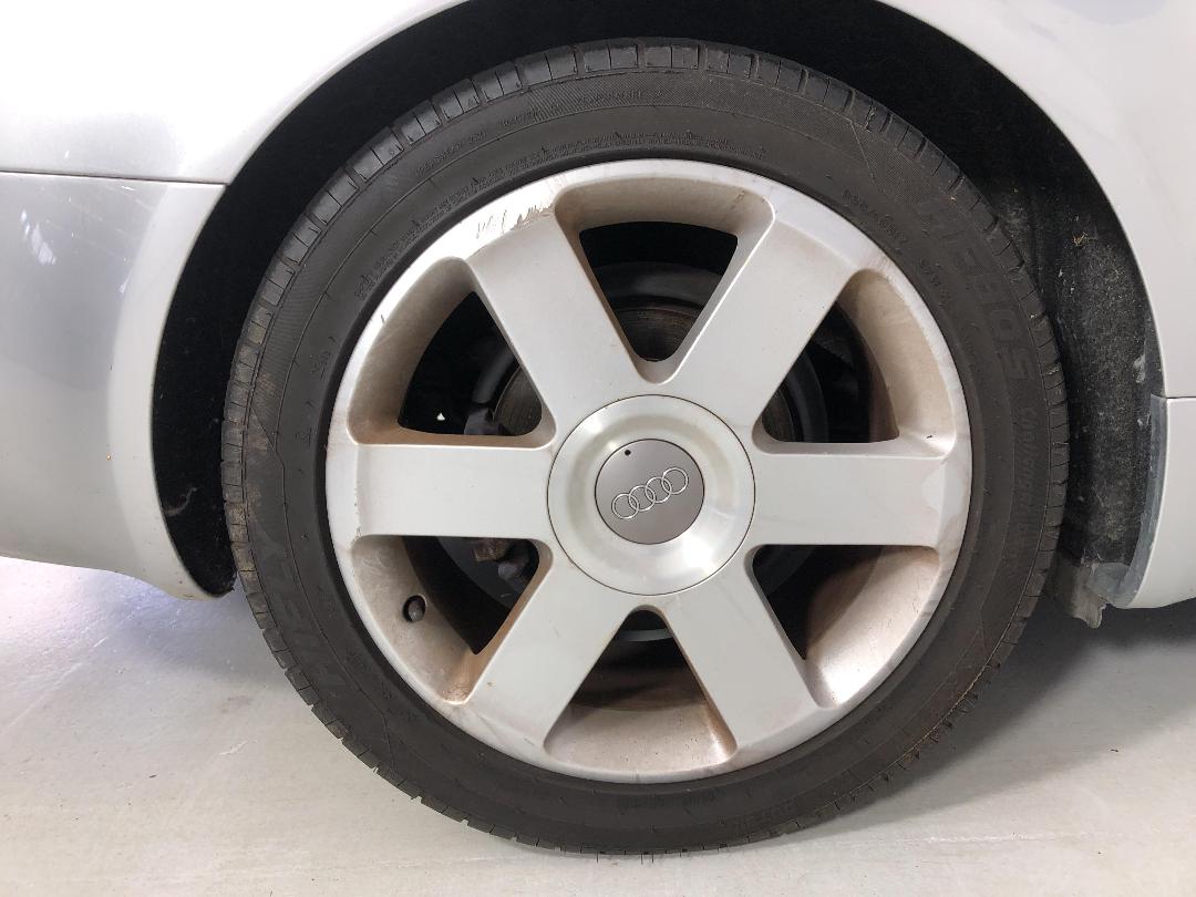 Photo '8' of Audi A4 Cabriolet 2.4