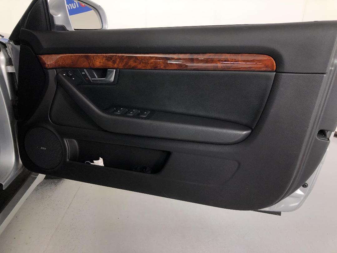 Photo '12' of Audi A4 Cabriolet 2.4