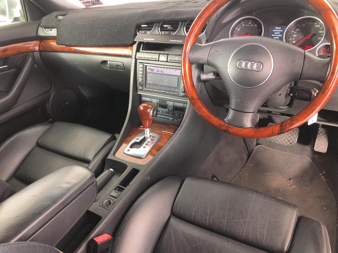 Photo '17' of Audi A4 Cabriolet 2.4