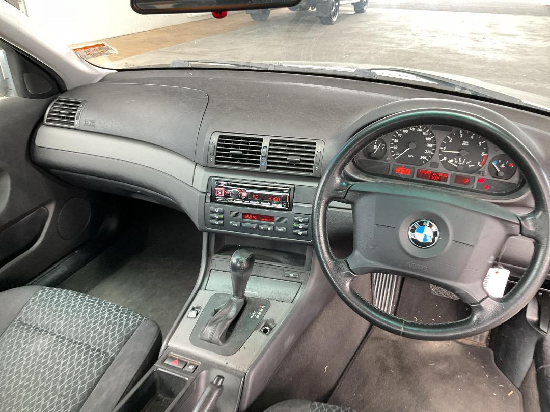 Photo '18' of BMW 318Ti E46