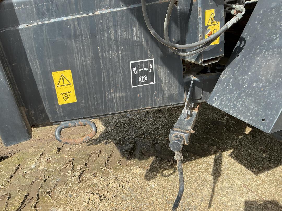 Photo '24' of Case LBX431RT Baler