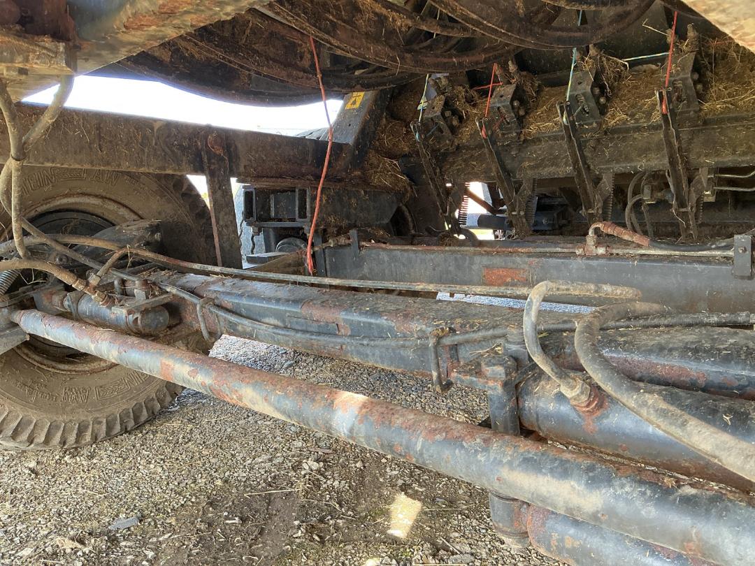 Photo '28' of Case LBX431RT Baler