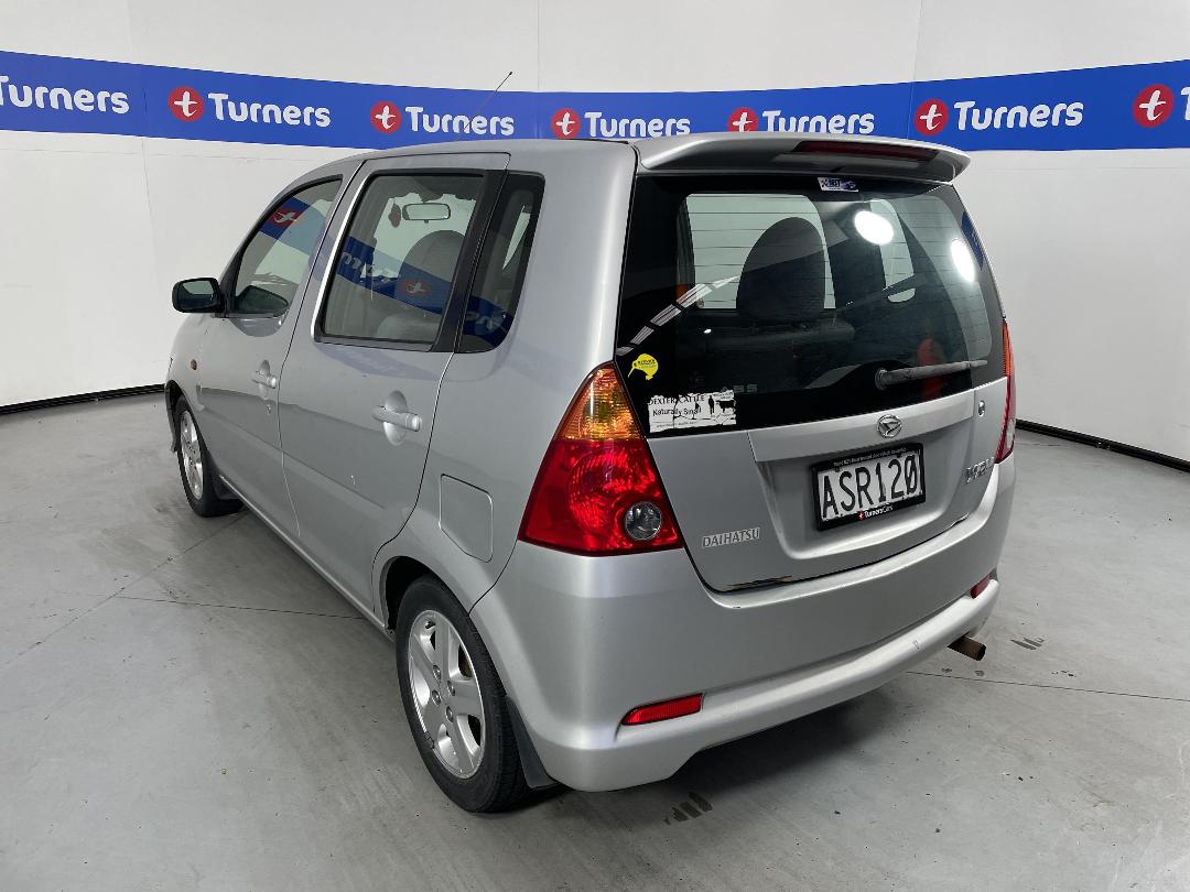 Photo '5' of Daihatsu YRV