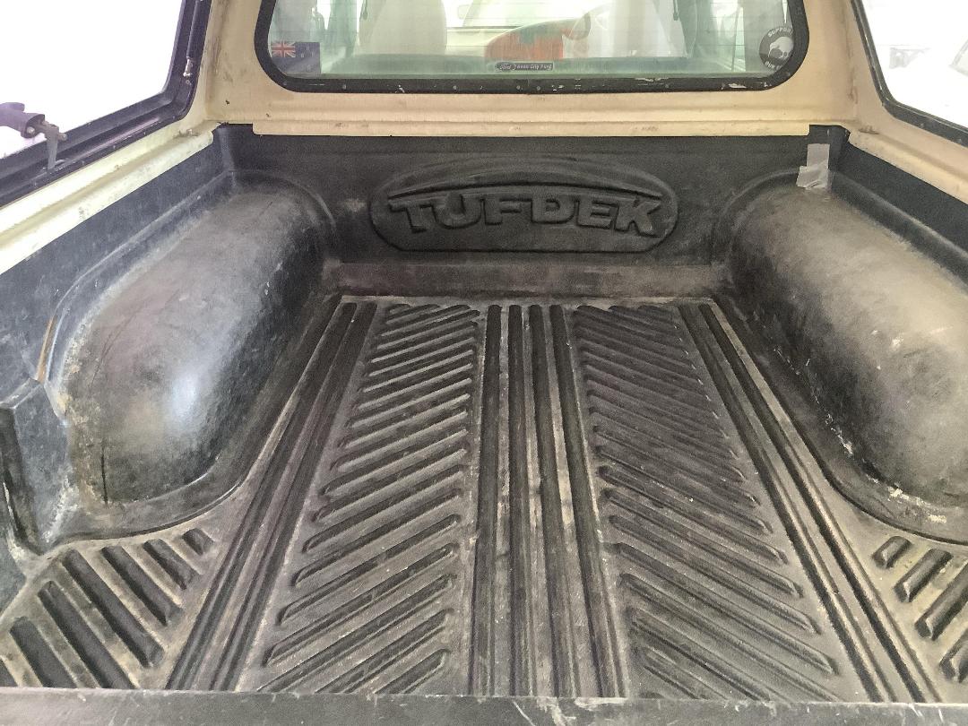 Photo '5' of Ford Courier XLT Wellside Photo '5' of Ford Courier XLT Wellside