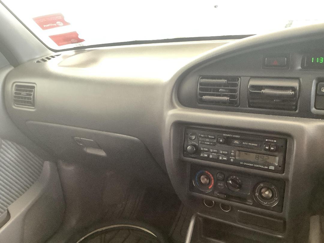 Photo '15' of Ford Courier XLT Wellside Photo '15' of Ford Courier XLT Wellside