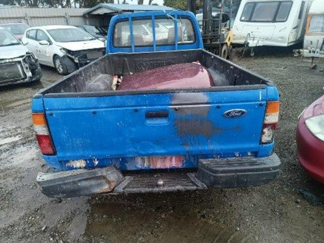 Photo '3' of Ford Courier XL C/CAB