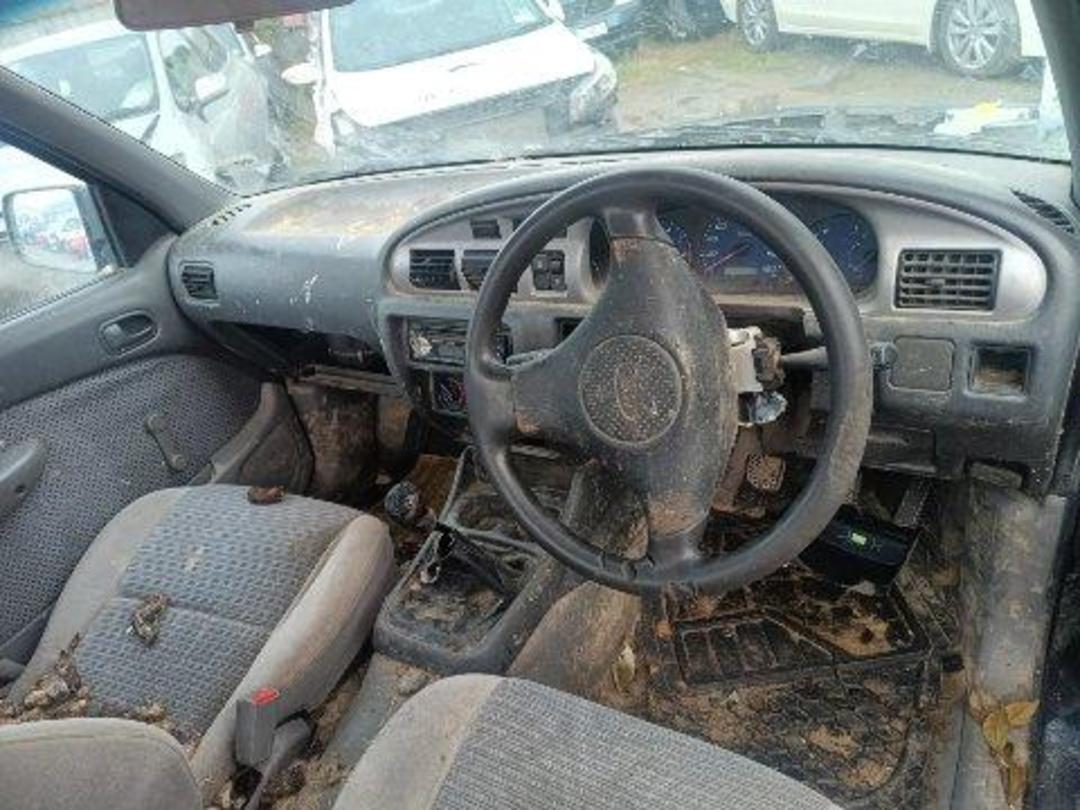 Photo '8' of Ford Courier XL C/CAB