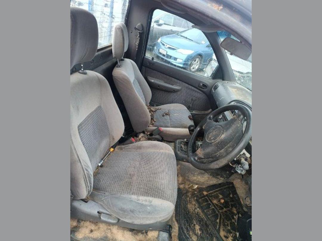 Photo '10' of Ford Courier XL C/CAB