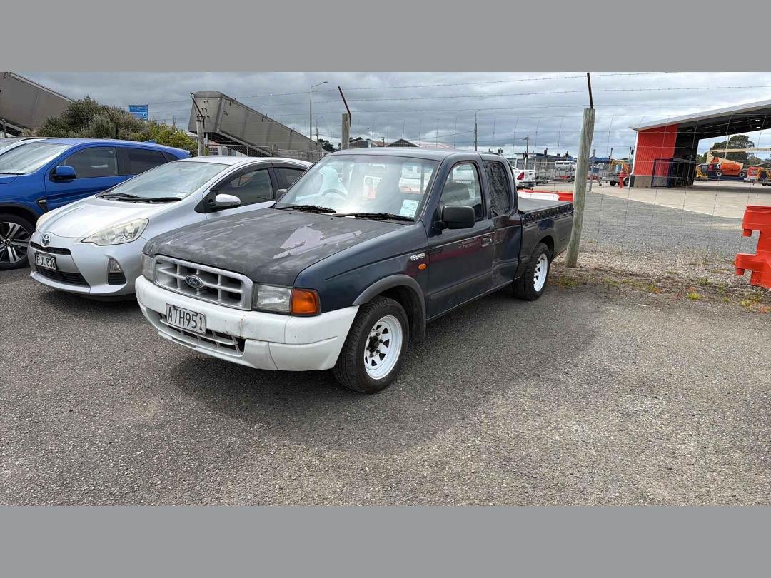 Photo '2' of Ford Courier XLT Wellside