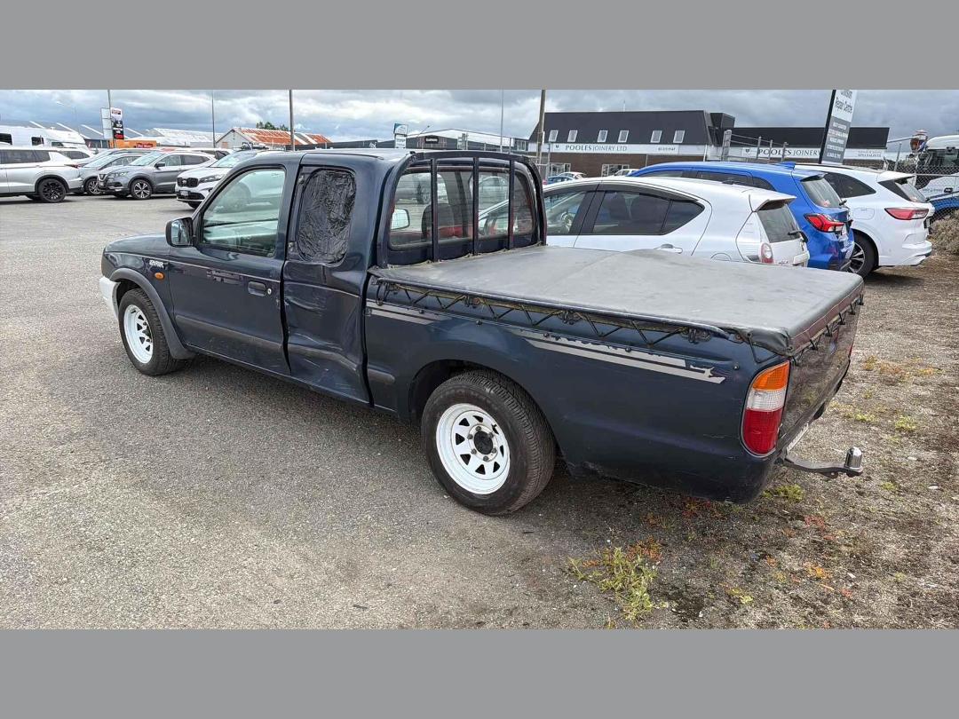 Photo '3' of Ford Courier XLT Wellside