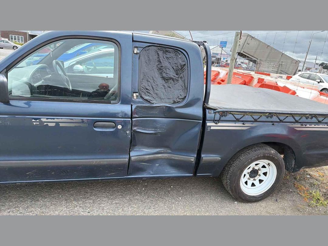 Photo '5' of Ford Courier XLT Wellside