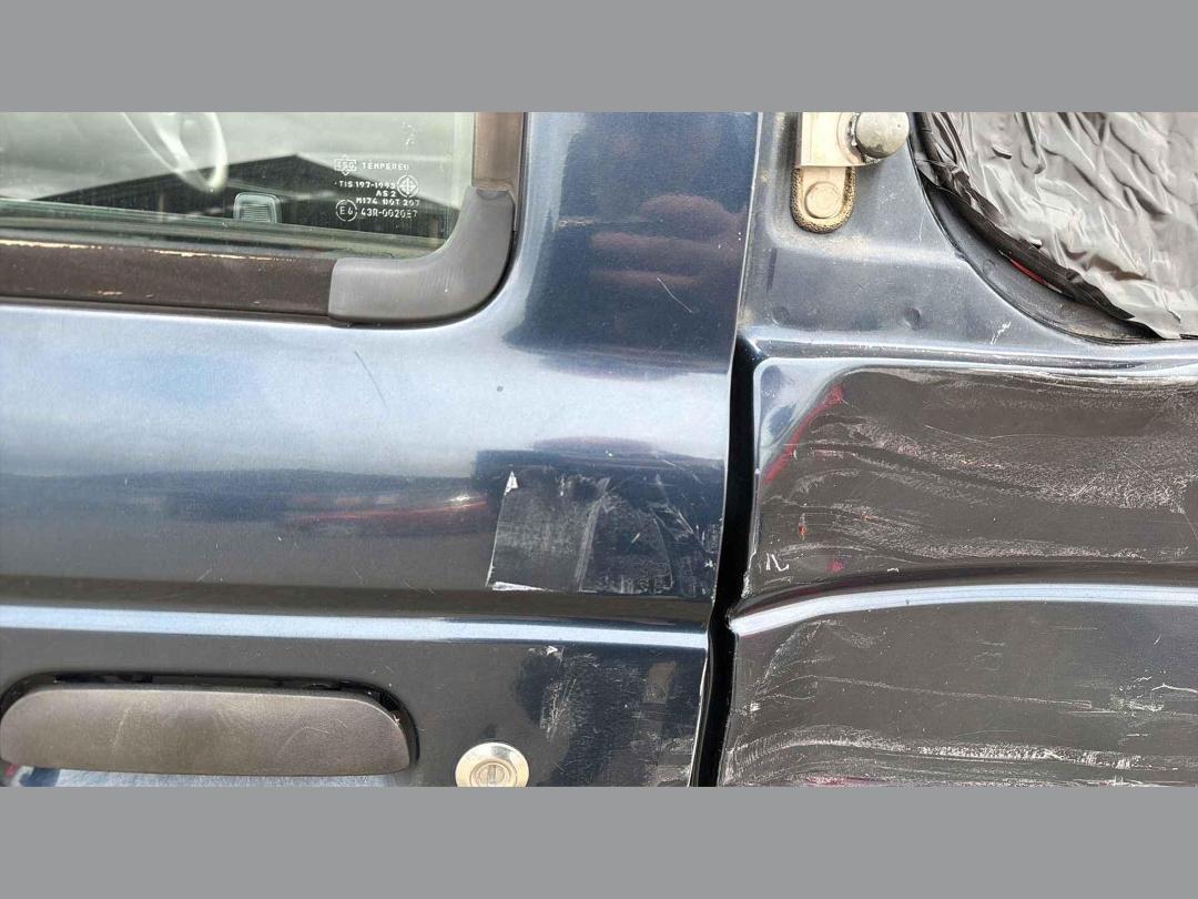 Photo '9' of Ford Courier XLT Wellside