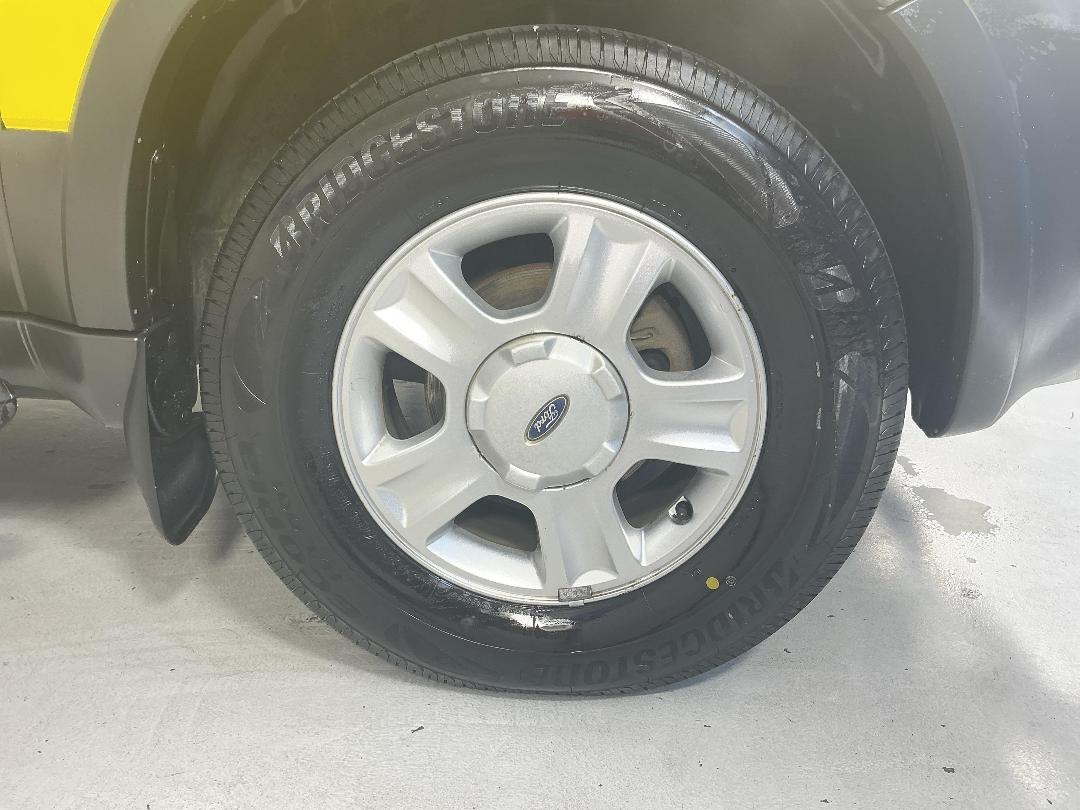 Photo '9' of Ford Escape