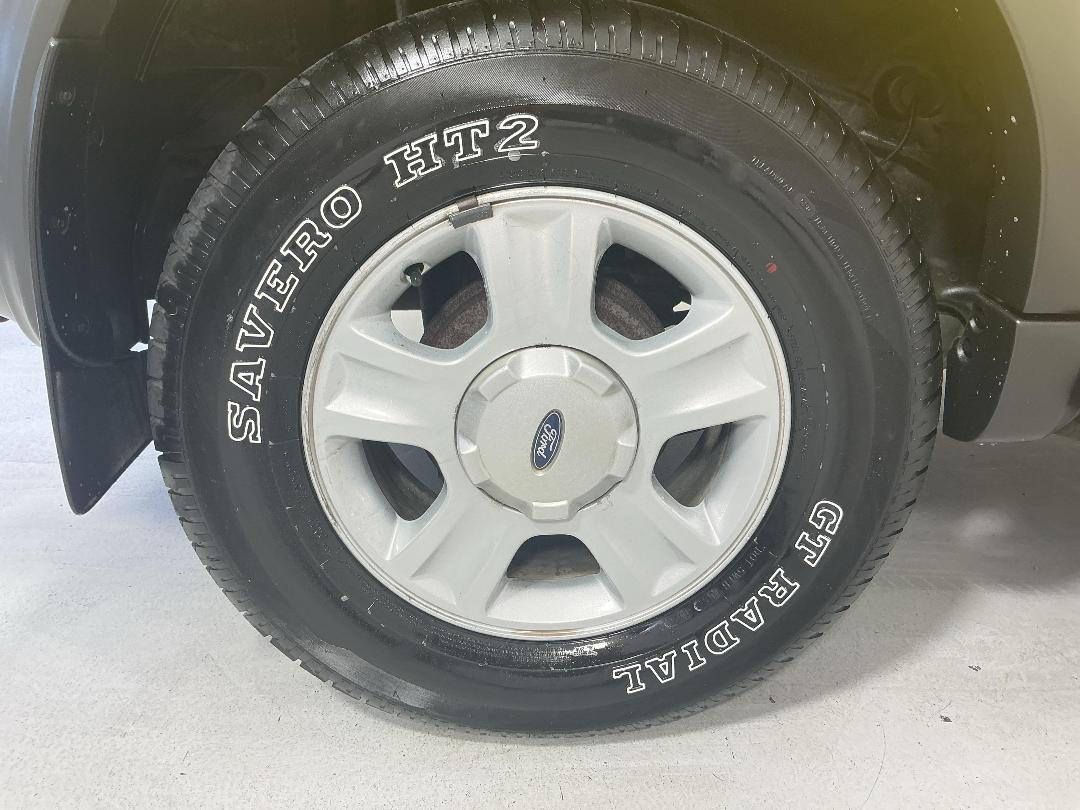 Photo '12' of Ford Escape