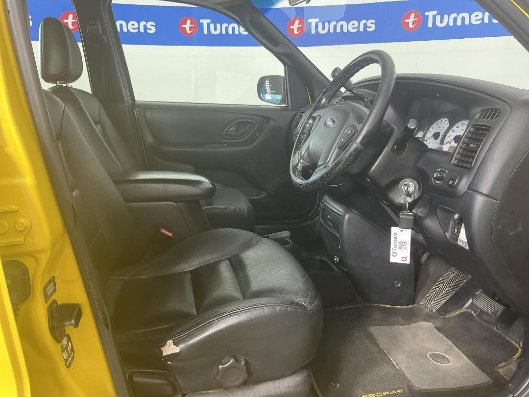 Photo '16' of Ford Escape