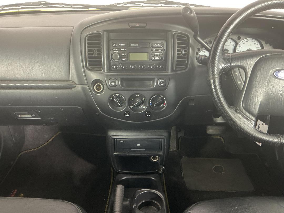 Photo '18' of Ford Escape