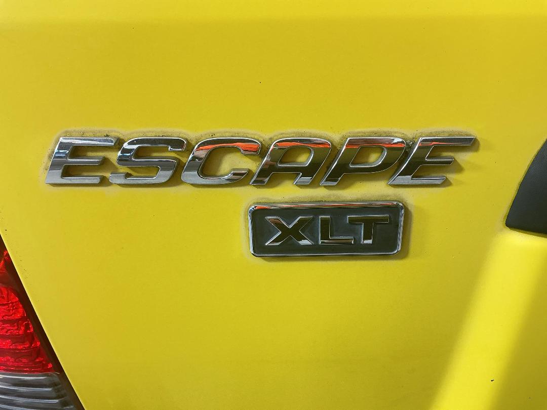 Photo '29' of Ford Escape