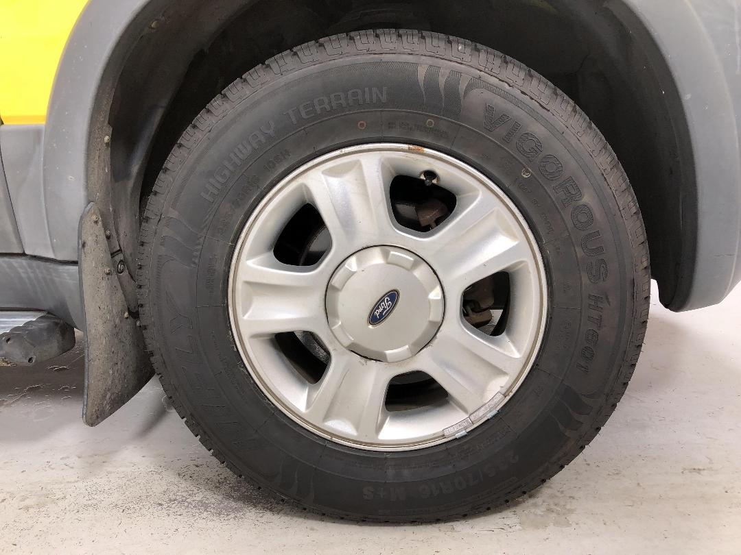 Photo '9' of Ford Escape