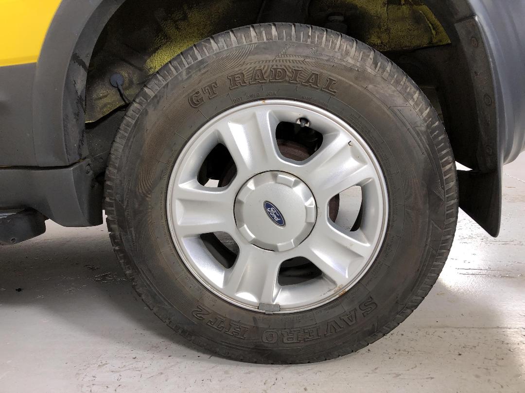 Photo '11' of Ford Escape