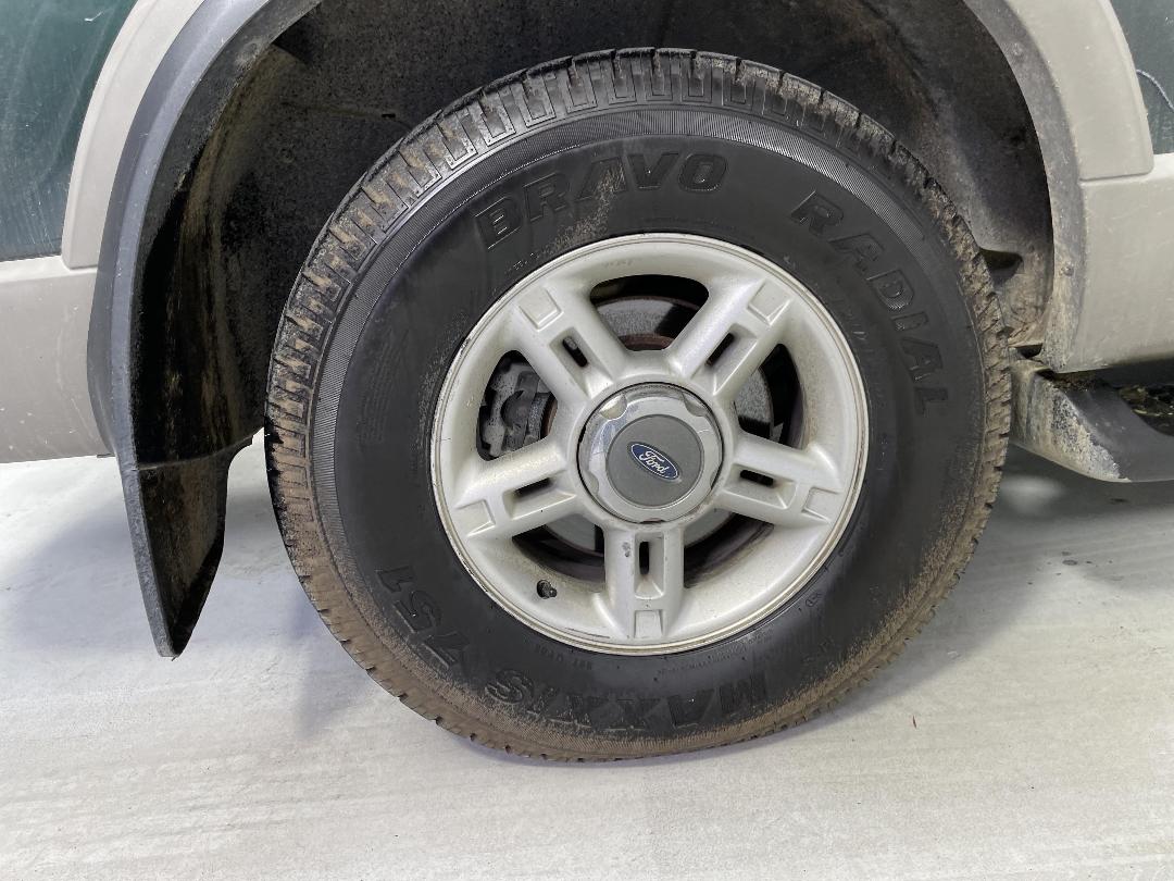 Photo '12' of Ford Explorer