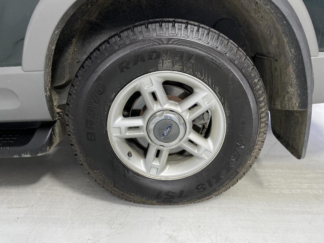 Photo '11' of Ford Explorer