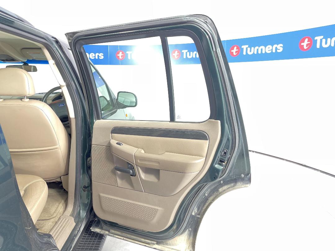 Photo '19' of Ford Explorer