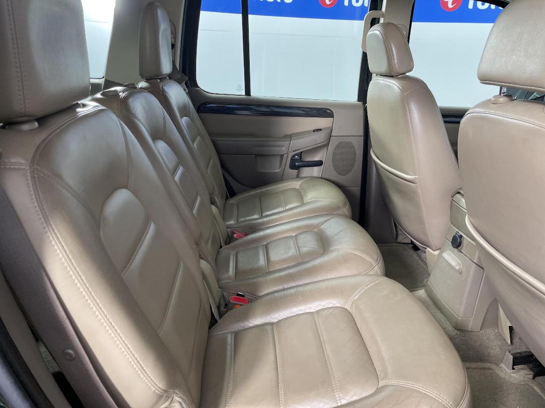 Photo '20' of Ford Explorer