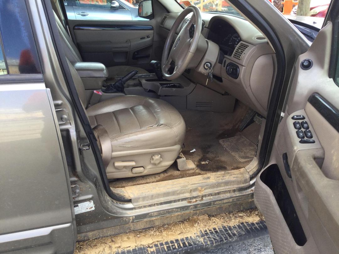 Photo '17' of Ford Explorer LTD Photo '17' of Ford Explorer LTD