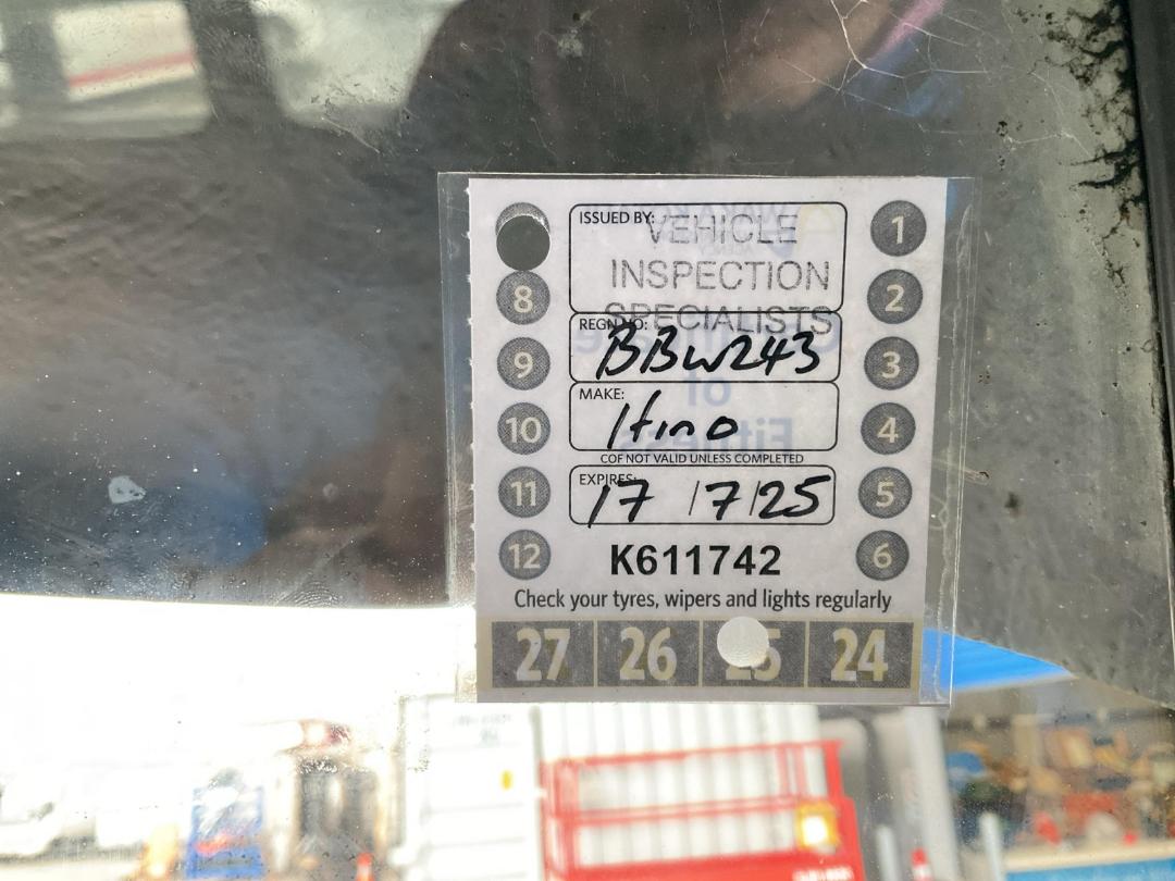 Photo '18' of Hino FF 1JPKA Flat Deck Crane Photo '18' of Hino FF 1JPKA Flat Deck Crane