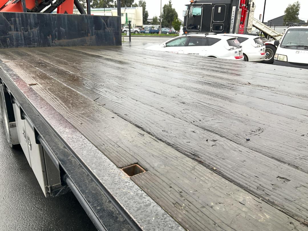 Photo '25' of Hino FF 1JPKA Flat Deck Crane Photo '25' of Hino FF 1JPKA Flat Deck Crane