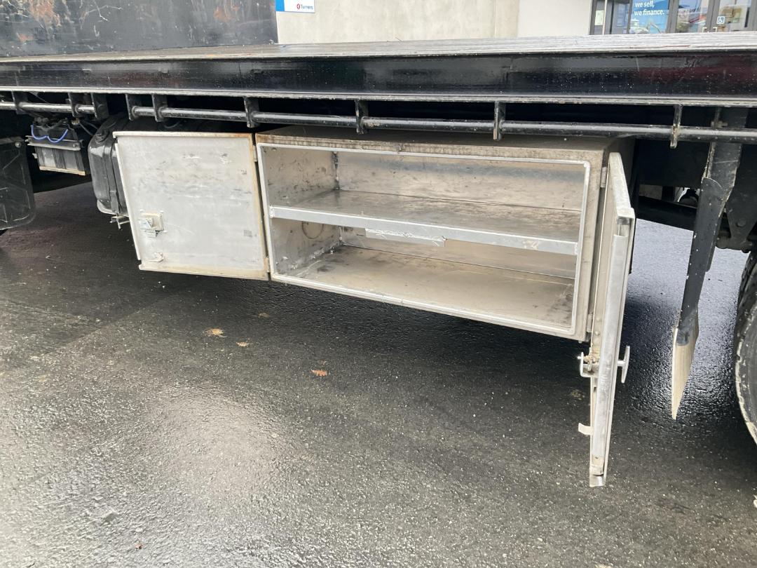 Photo '43' of Hino FF 1JPKA Flat Deck Crane Photo '43' of Hino FF 1JPKA Flat Deck Crane