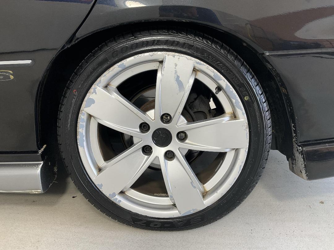 Photo '11' of Holden Commodore Photo '11' of Holden Commodore