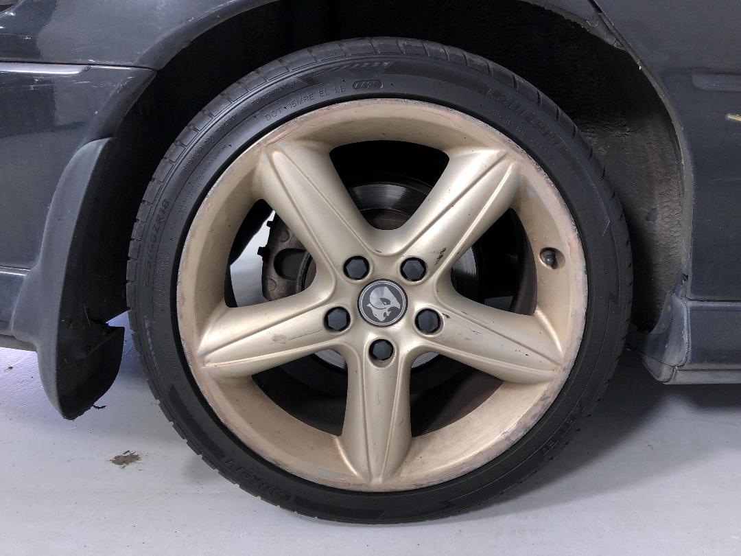 Photo '8' of Holden Commodore SS V8