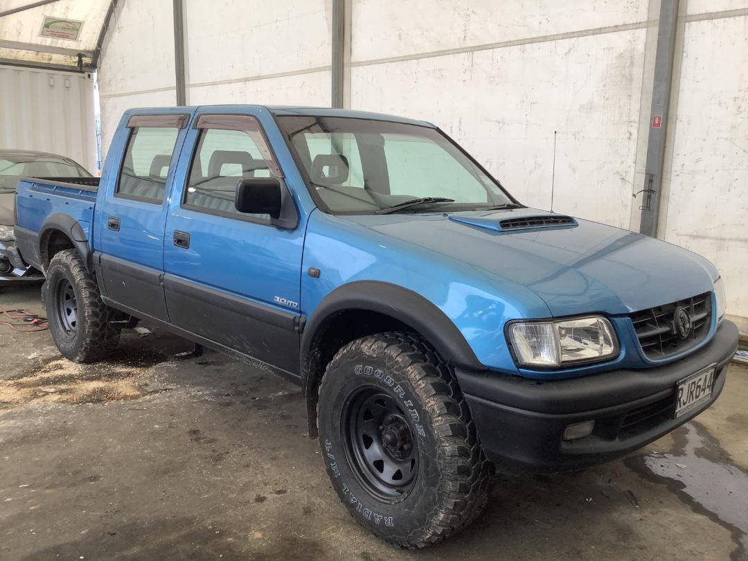 Photo '2' of Holden Rodeo 4X2 Crew P/U LE DSL Photo '2' of Holden Rodeo 4X2 Crew P/U LE DSL