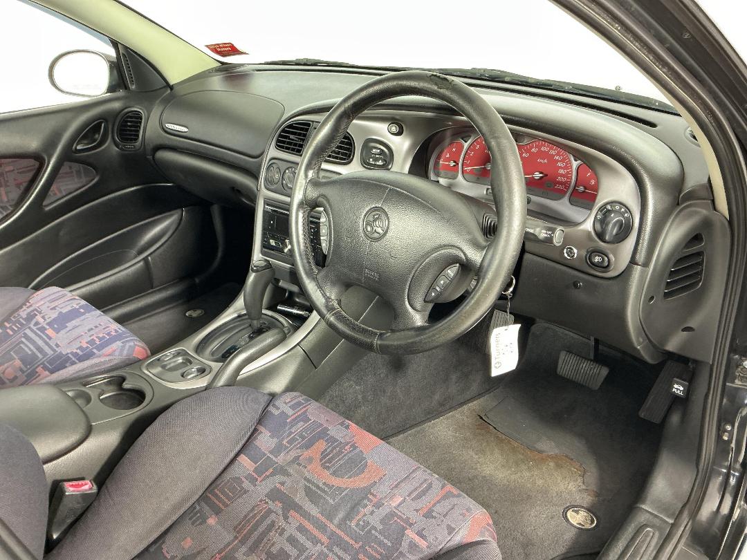 Photo '17' of Holden UTE