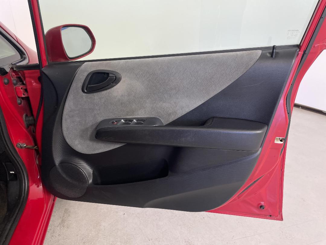 Photo '13' of Honda FIT